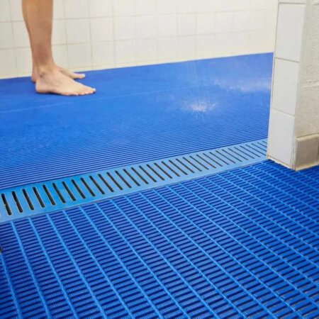 shower-locker-room-floors